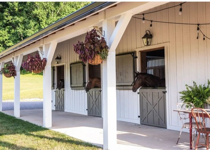 The Fieldstone — 3-Stall Center-Aisle Barn