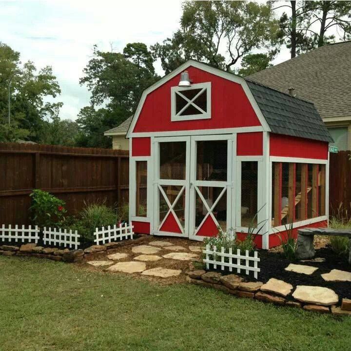 The Orchard Coop — Walk-In 12-Hen Coop with Run
